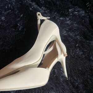 Size 10 light blush in color ankle strap